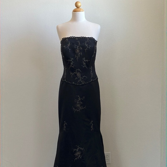 Midnight Flowers Dress - Picture 1 of 6